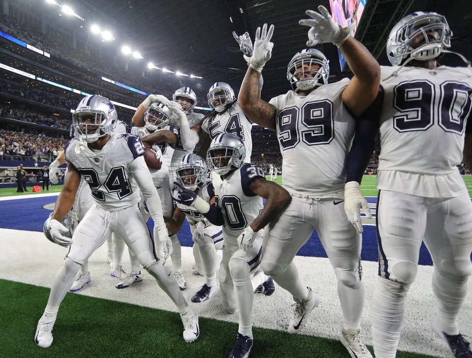 NFL Cowboys frenaron a los Saints gracias a su implacable defensiva