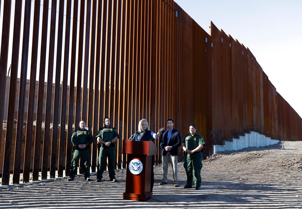Nielsen sobre la caravana: el cruce será «humanitario» y «ordenado»