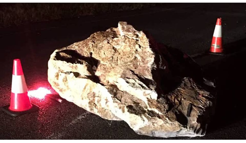 Cae enorme roca en Virginia y genera caos por confusión con meteorito