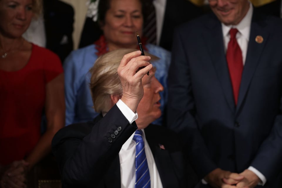 ÚLTIMA HORA: Trump aprueba paquete de alivio por coronavirus