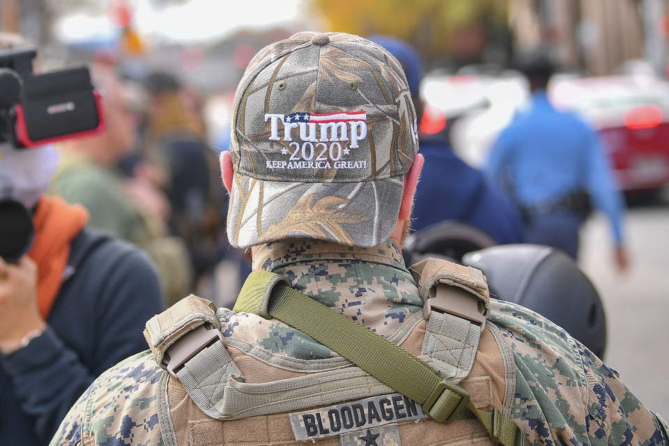 Donald Trump veta ley sobre defensa