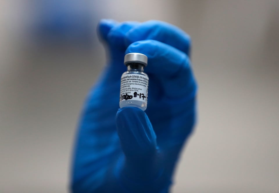 Desaconsejan vacuna contra coronavirus en personas con historial de reacciones alérgicas featured image