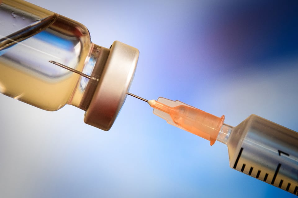 Jefe de la FDA dijo que se tomará el tiempo necesario con las vacunas para «hacer esto bien»