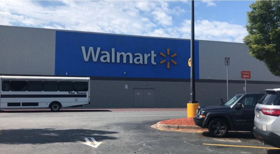 Evacúan Walmart de Georgia luego de que hombre armado generara terror featured image