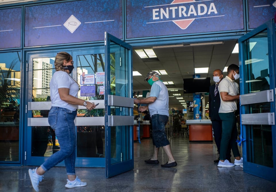 Gobierno de Trump suspende vuelos privados a todos los aeropuertos de Cuba