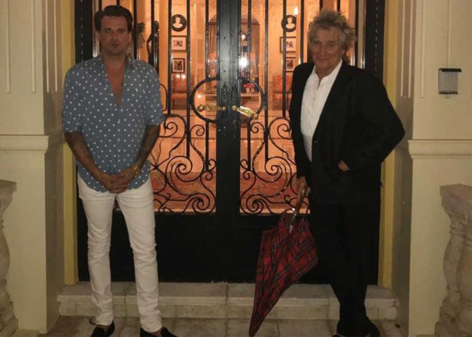 Rod Stewart y su hijo son acusados de agredir a un guardia de seguridad en Florida