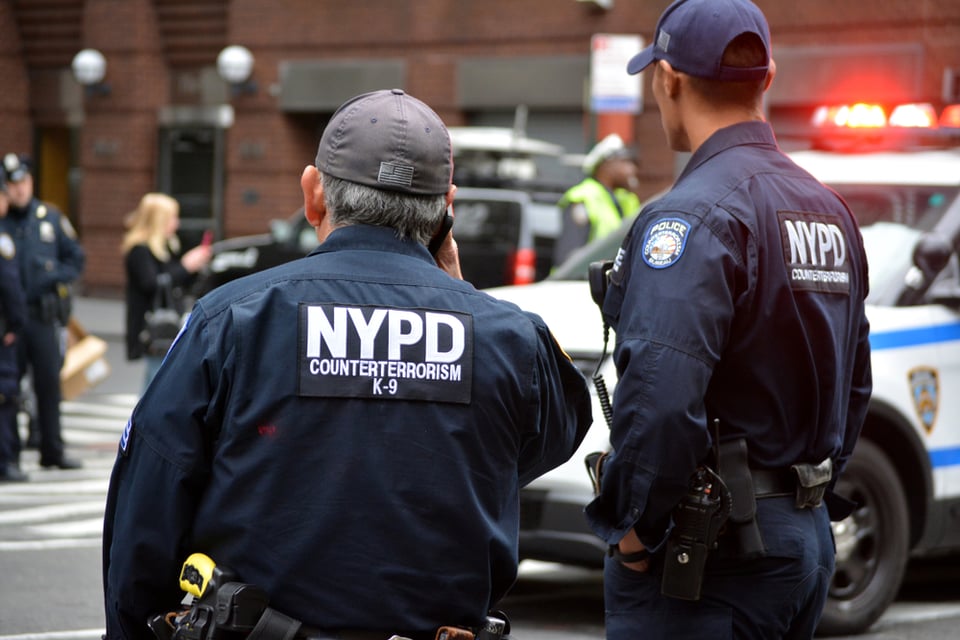 Arrestan a familia hispana por tener un zoológico en su apartamento en El Bronx