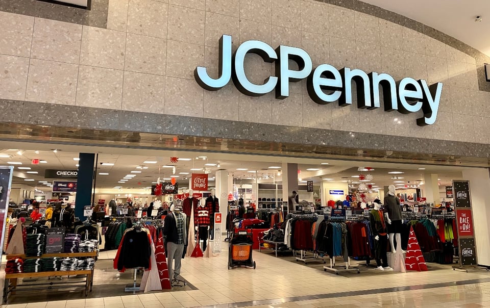 JC Penney reabre la mayoría de sus tiendas, tras salir de la bancarrota