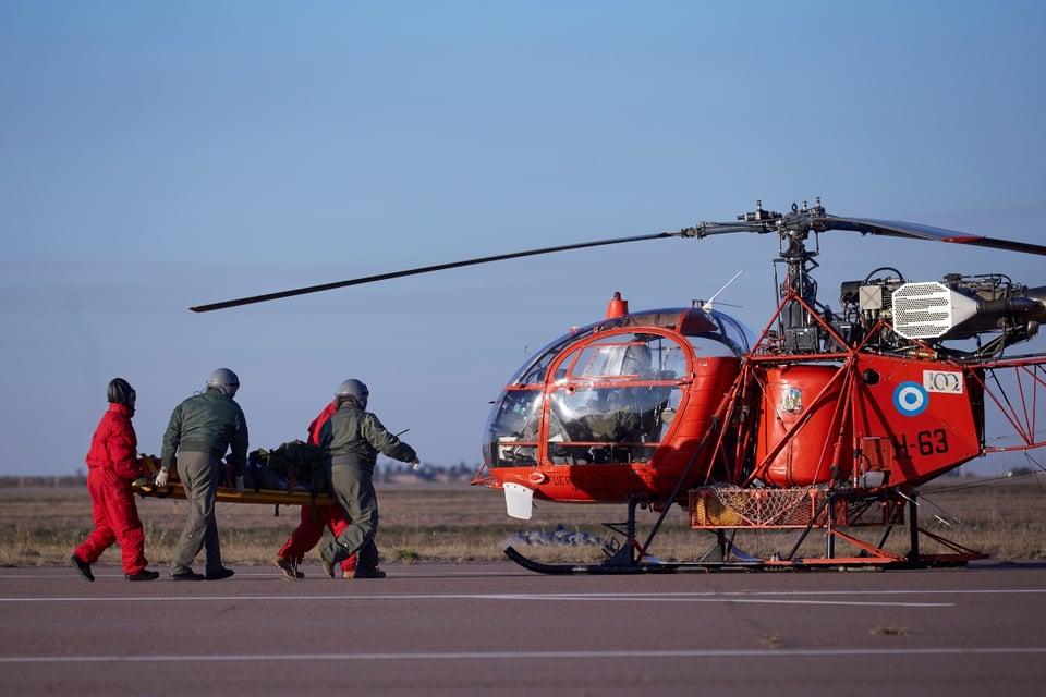 Empresario muere tras ser golpeado en la cabeza por la hélice de un helicóptero (VIDEO)