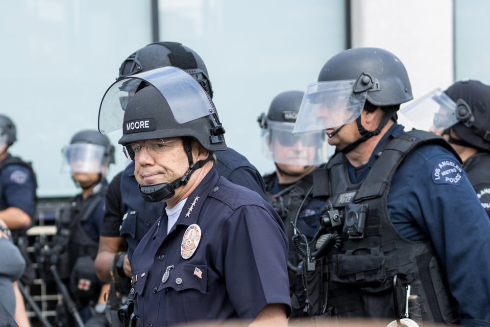 Sindicato de policía de Los Ángeles inicia campaña para evitar recortes y despidos