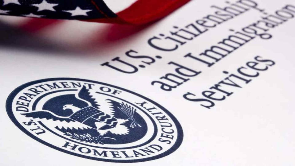 USCIS alerta a sus empleados que se vienen despidos por falta de presupuesto featured image
