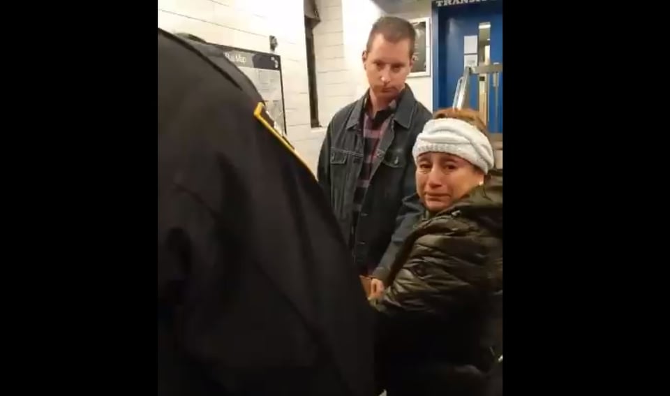 Video de vendedora de churros hispana arrestada en el metro de Nueva York se vuelve viral featured image