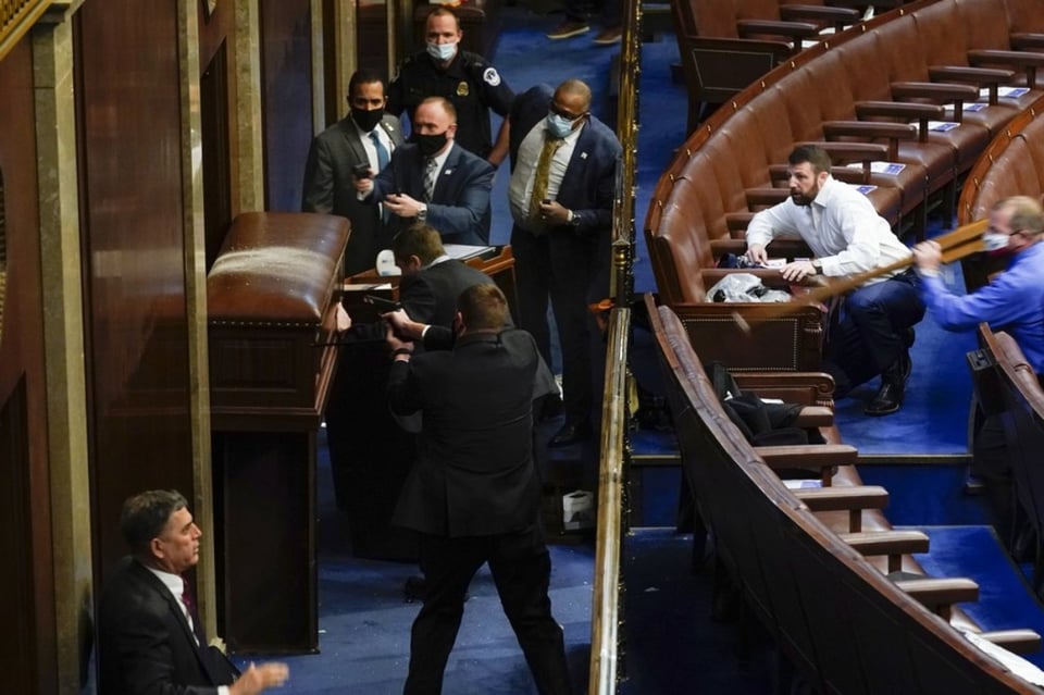 FBI busca información sobre actos violentos en Congreso de EE. UU. featured image