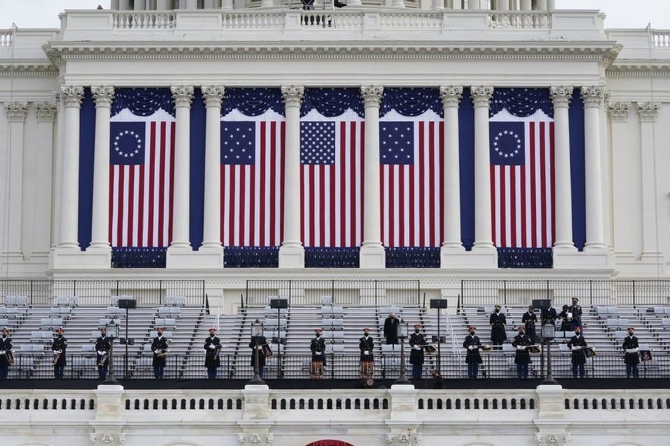Trump está furioso por la lista de artistas que se presentarán en la inauguración de Biden
