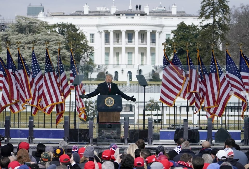 Cámara de Representantes envía artículo de juicio político de Trump al Senado