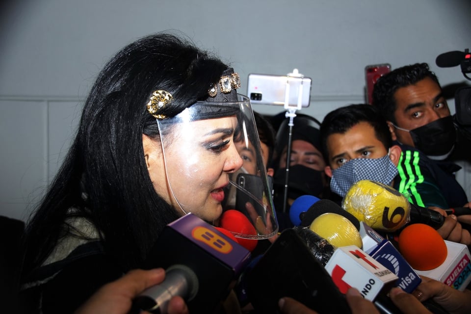 Tras decir que estuvo mal de coronavirus, Maribel Guardia aparece en traje de baño muy recuperada featured image