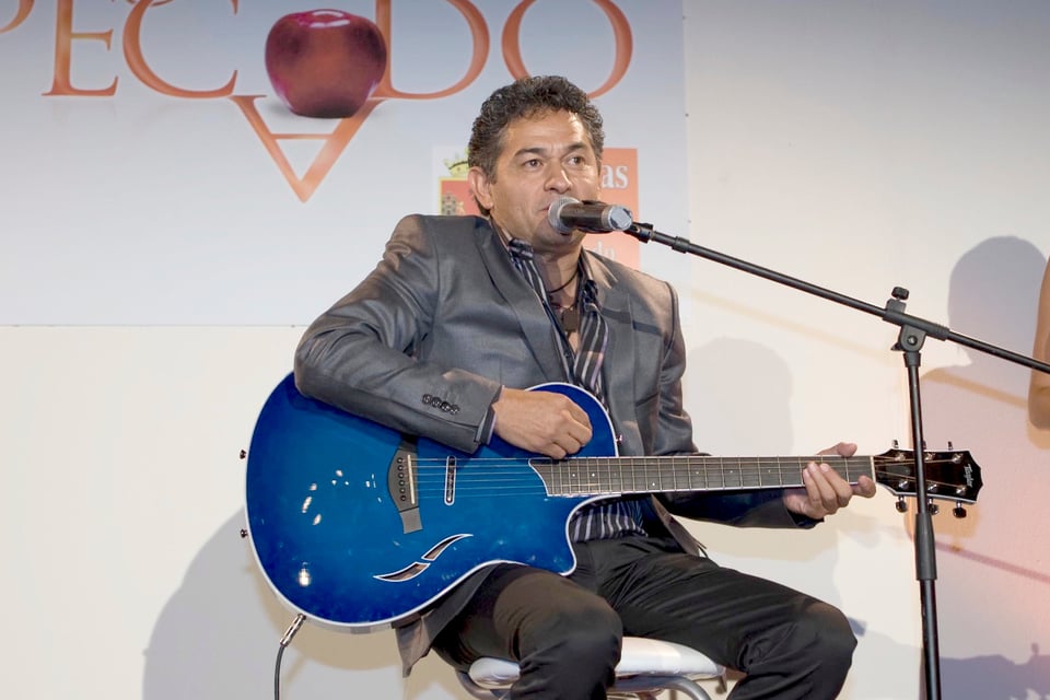 Mueren el hermano y la madre del compositor Fato por coronavirus