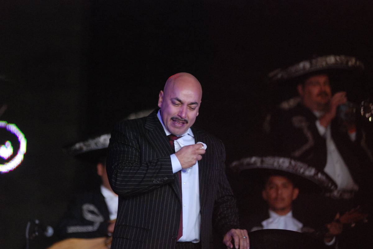 Lupillo Rivera está de luto por la muerte de un ser querido