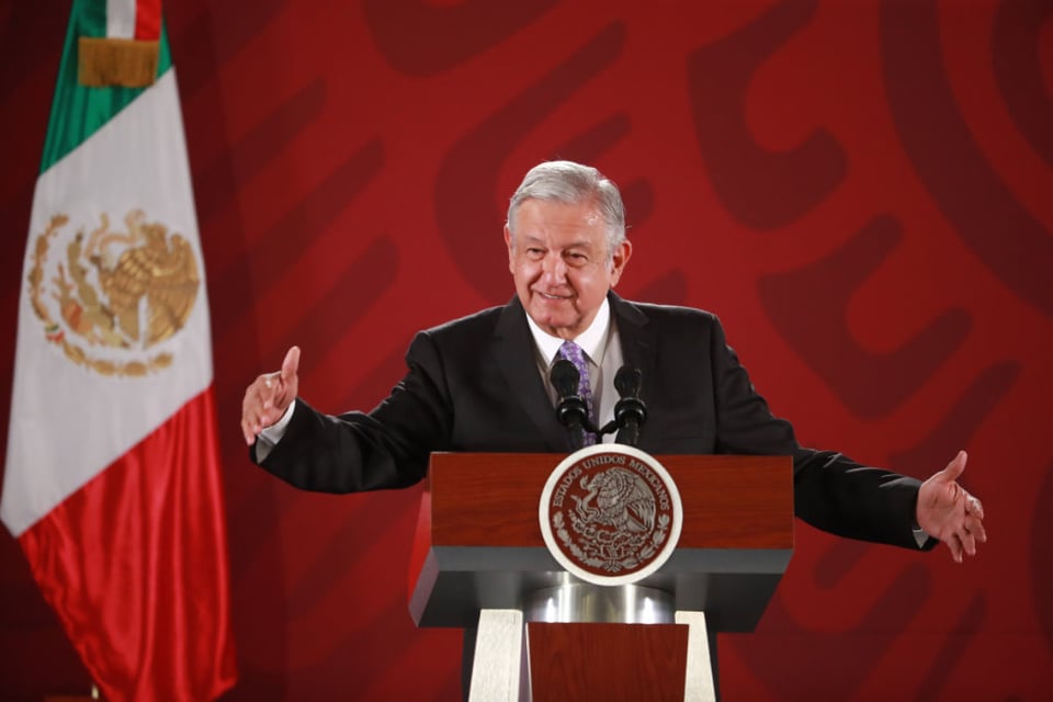 AMLO confirma que tiene COVID-19 y nombra sustituto