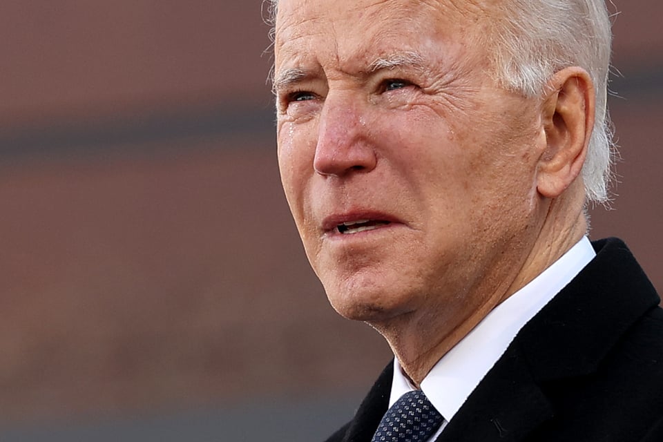 Biden rompe en llanto al hablar de su hijo Hunter en entrevista (VIDEO)
