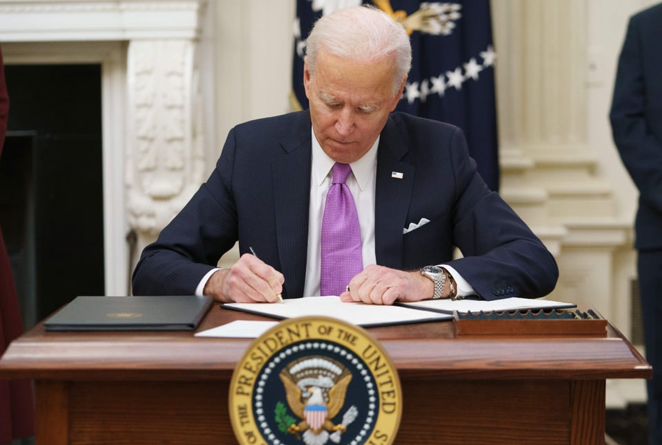 Administración de Joe Biden prevé vacunar a todas las personas del país, incluso a los indocumentados
