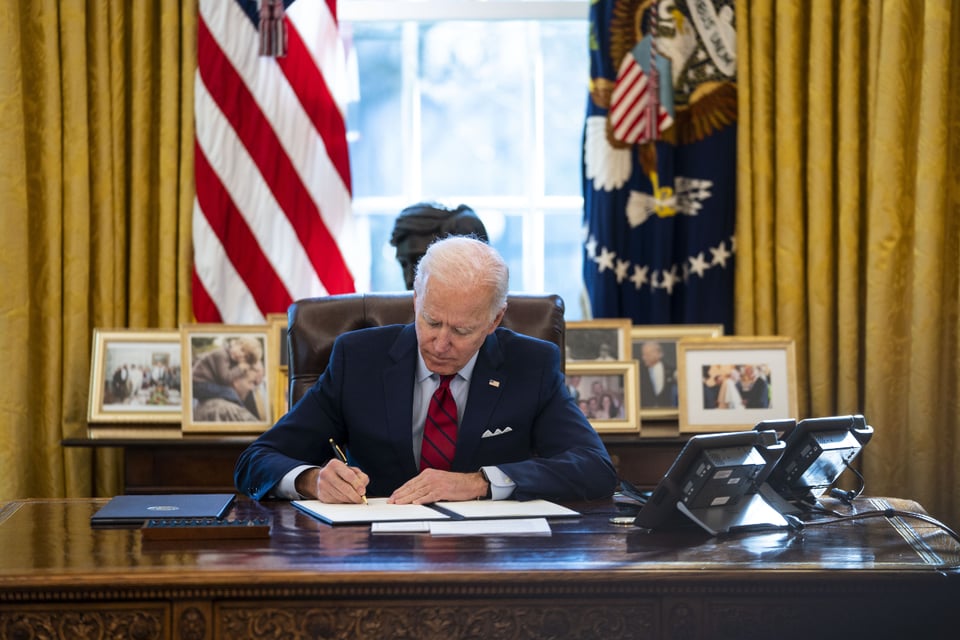 El presidente Biden retrasa órdenes sobre inmigración para la próxima semana