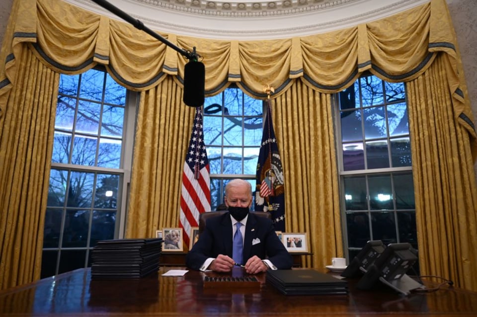 Biden firma nuevo plan contra coronavirus ante la falta de uno (VIDEO) featured image