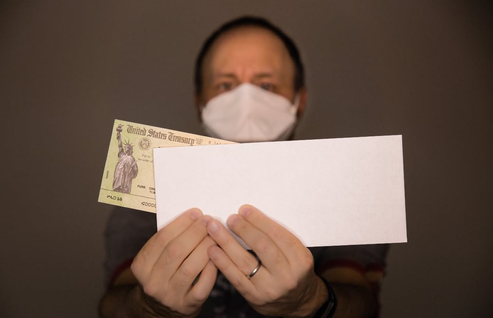 IRS dice que el segundo cheque por $600 «va en camino»