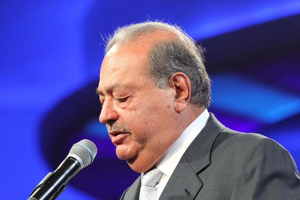 Carlos Slim, conference, microphone, wealthy Hispanic celebrities, mundonow, Wealthiest Hispanic Celebrities