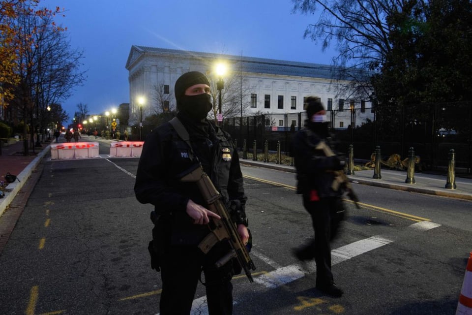 DHS emite alerta sobre ‘terrorismo interior’ tras inauguración de Biden