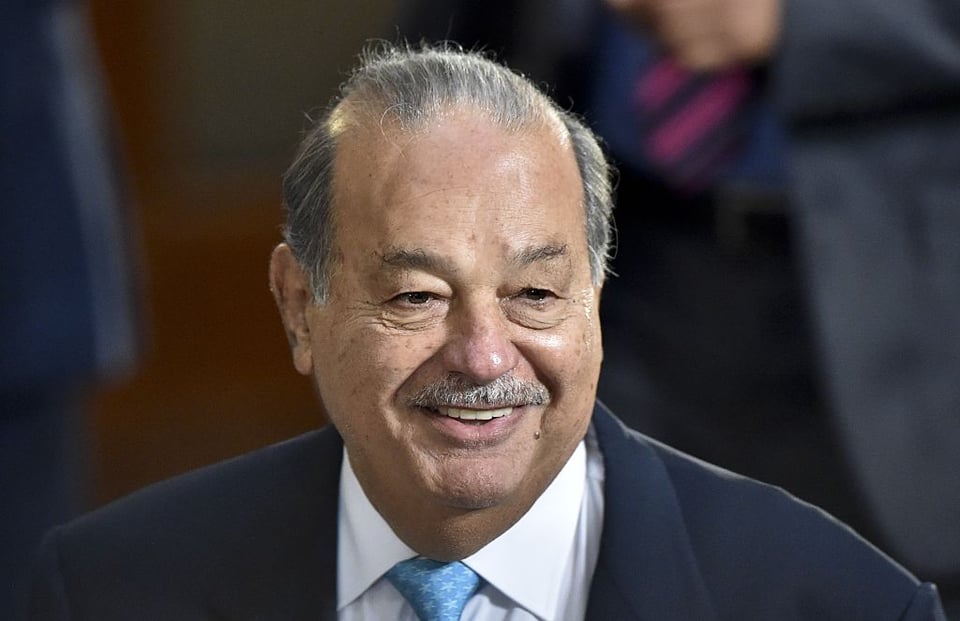 Magnate mexicano Carlos Slim sale del hospital tras contagio de coronavirus