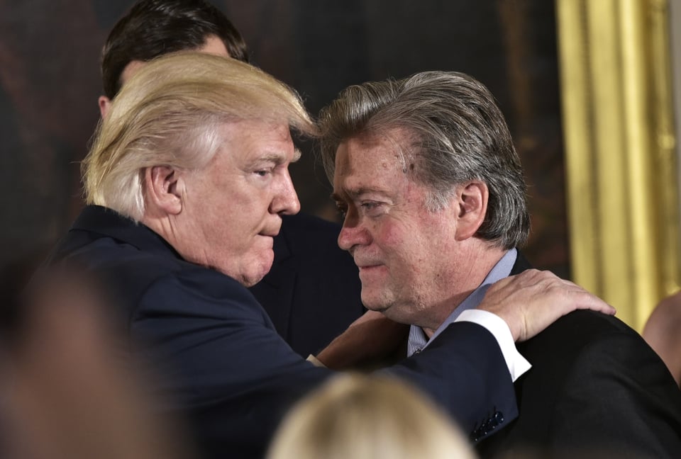 Trump indulta a su exestratega ultraderechista Steven Bannon featured image