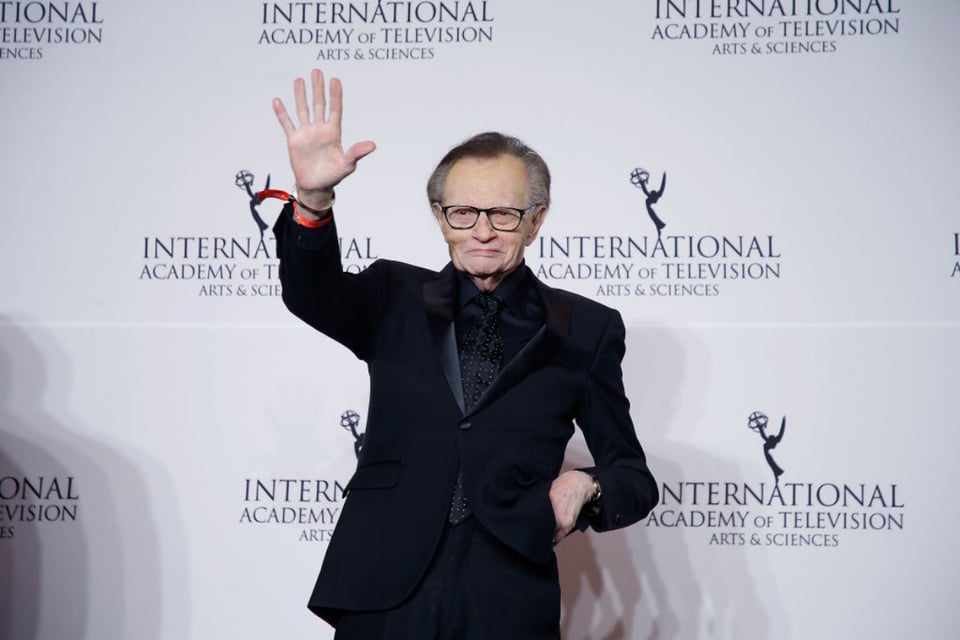 Aseguran que Larry King está hospitalizado por coronavirus