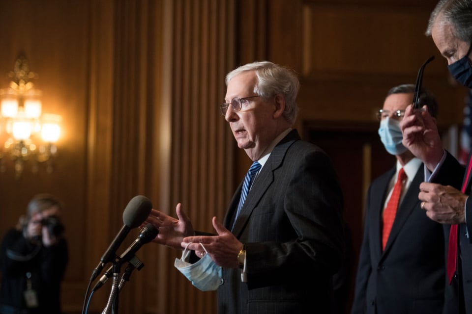 McConnell rechaza sesión de emergencia para juicio político de Trump