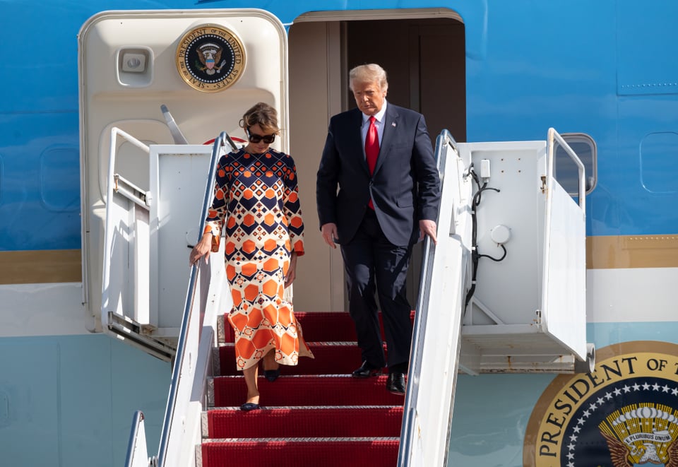 Aseguran que ‘doble’ de Melania Trump fue quien le hizo el desplante al expresidente en Florida