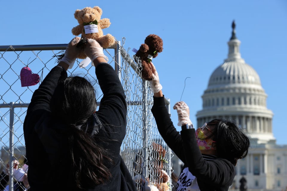 EEUU retira política de «tolerancia cero» contra migrantes que resultó en la separación de niños en la frontera