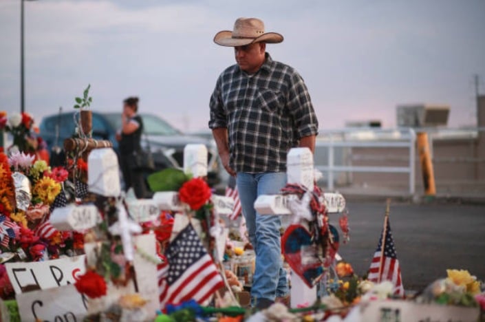 Deportada, inmigrante que sobrevivió a tiroteo en Walmart