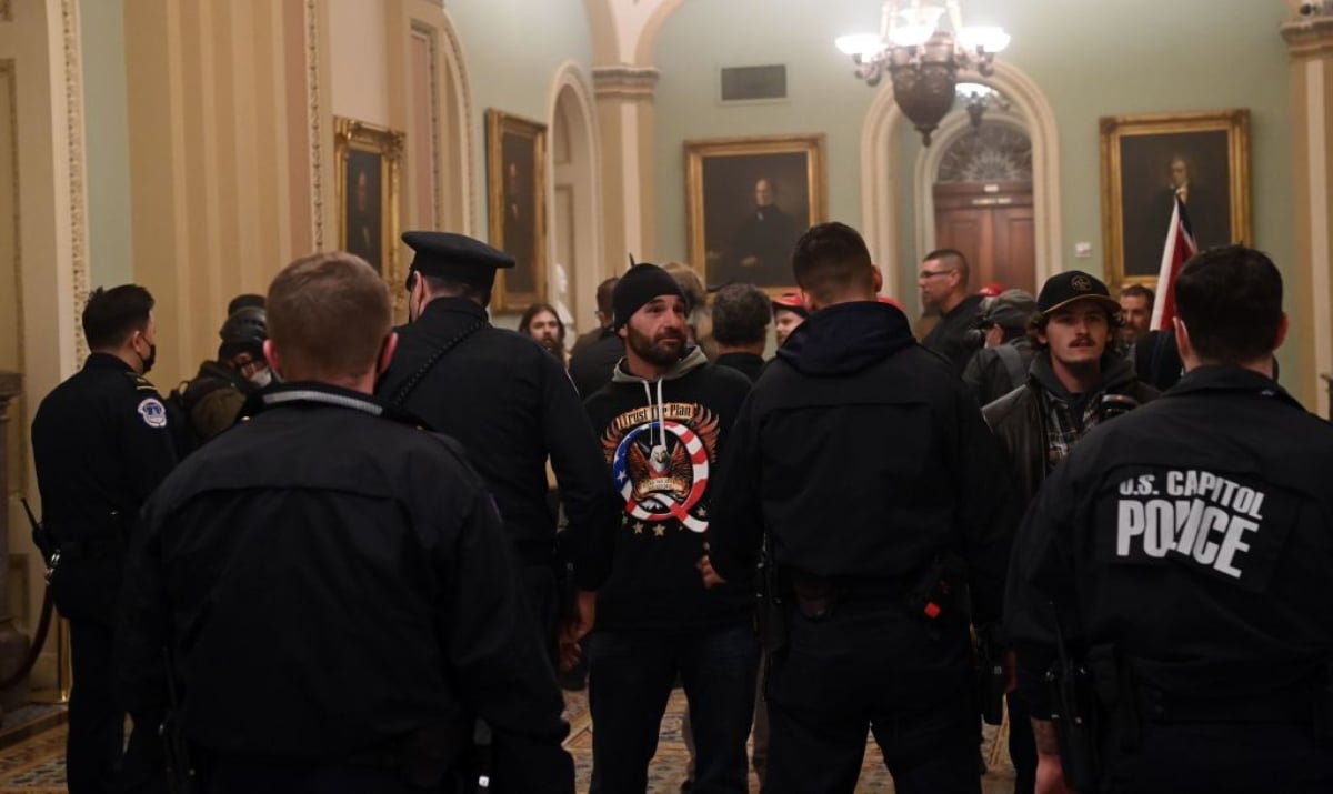 ÚLTIMA HORA: Reportan hombre armado en el Capitolio de EEUU