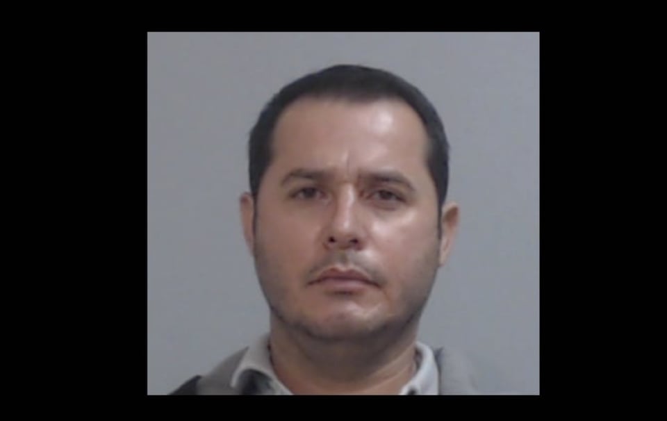 Juan Quintanilla es acusado de indecencia sexual con una menor