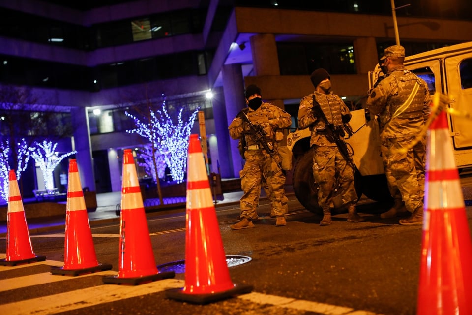 FBI investiga a Guardia Nacional, sospechan de ataque interno en cambio de poder