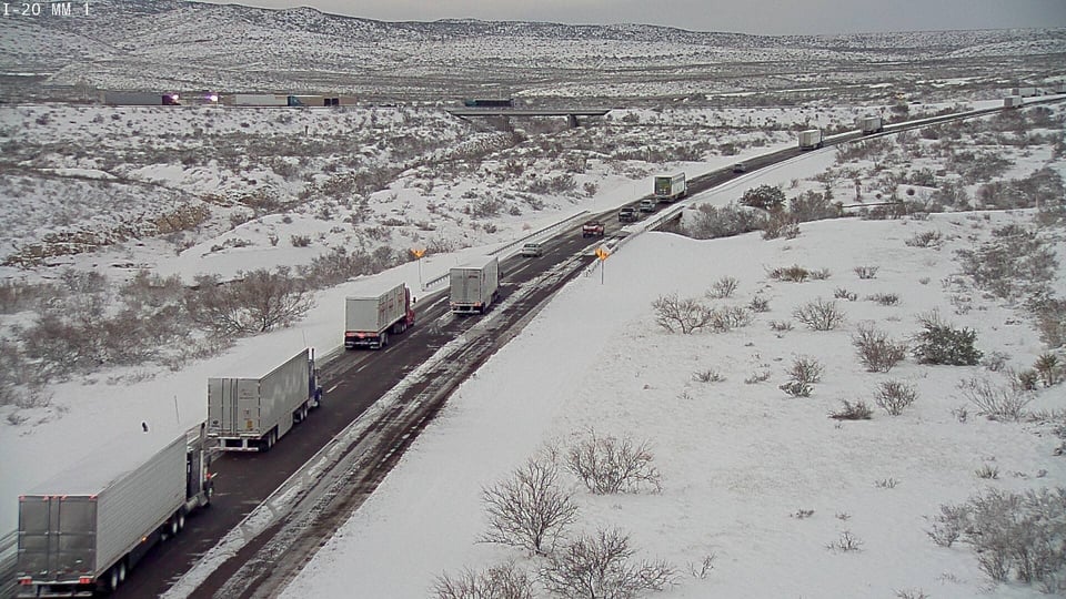 Texas padece un severo frente frío con nieve y hielo