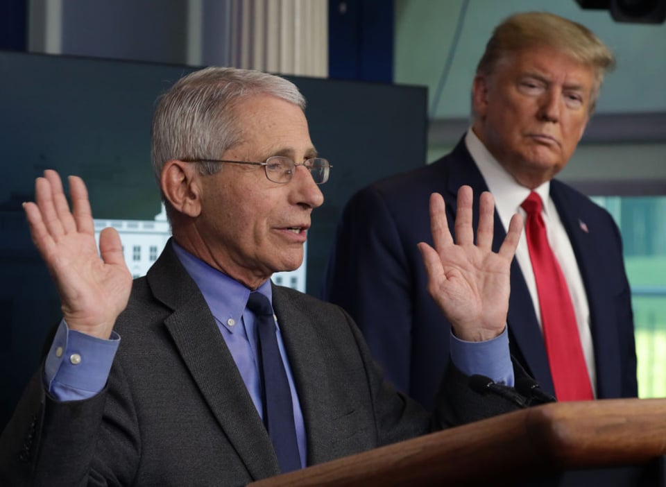 Trump dice que datos de coronavirus son exagerados, Fauci responde y el presidente estalla