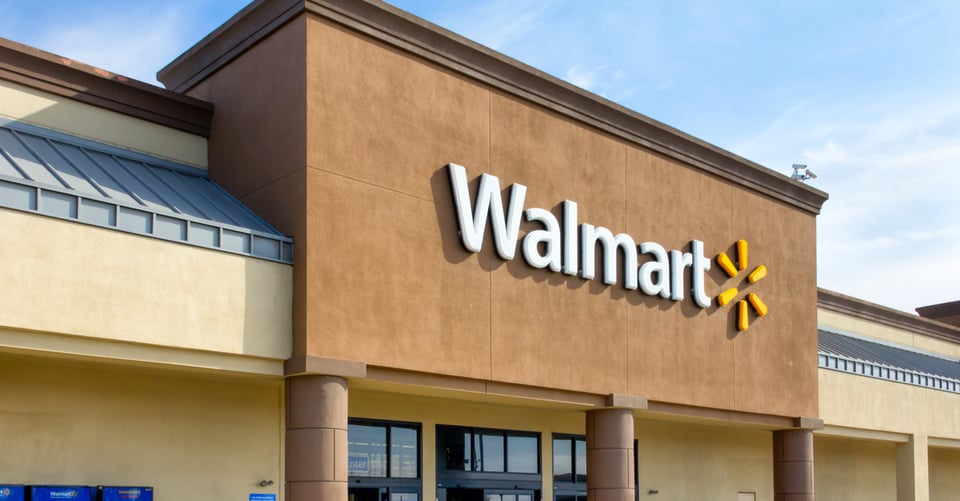 Hispano quiso estrangular a empleado de Walmart por mandato de mascarilla