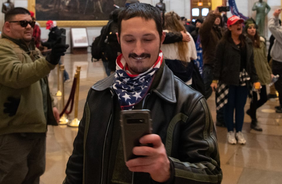 Arrestan a Will Pepe, identificado como uno de los alborotadores del Capitolio