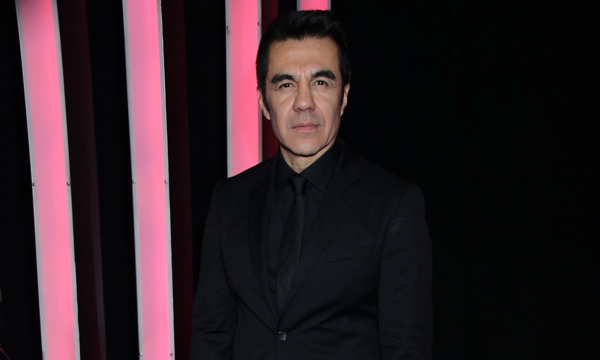 Actor Adrián Uribe está de luto por la muerte de su papá