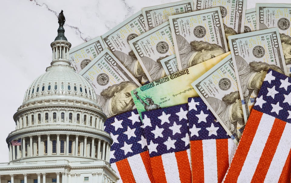 Congresistas proponen cheques de $2,000 mensuales hasta que termine la pandemia