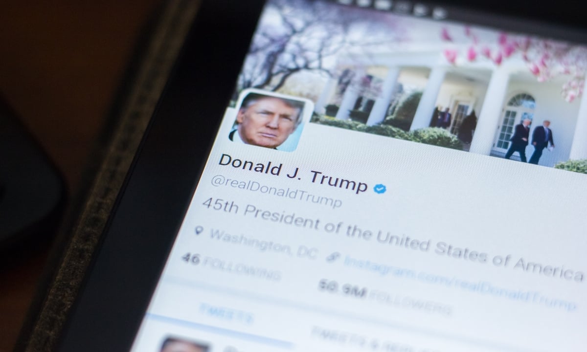 Twitter bloquea la cuenta del presidente Trump, luego de «violaciones graves»