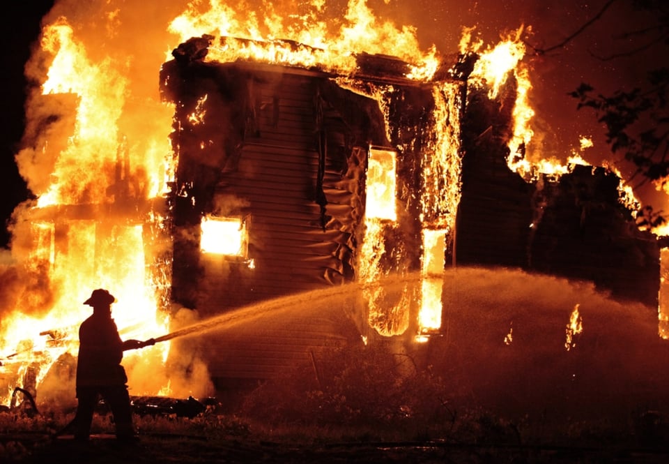 Familia sin olfato por Covid-19 logra escapar de incendio en su casa