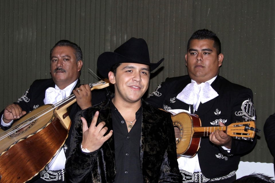 Tras muerte de la abuelita de Belinda, ahora fallece la abuelita de Christian Nodal