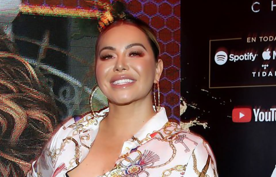 Chiquis Rivera aparece sensual desde la cama antes de ‘Premios Lo Nuestro’ enseñando trasero y ‘piernón’ (FOTO)